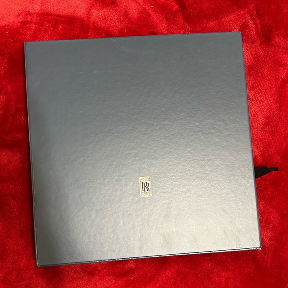 Rolls Royce coffee table collectors book - Picture 4 of 9